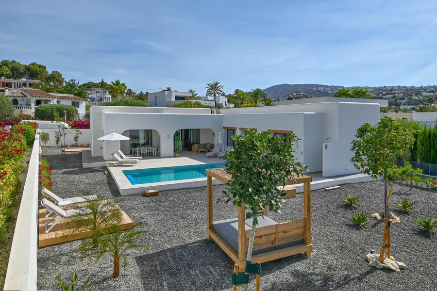 Casa Florolivo, villa in Ibiza-stijl met privézwembad in Moraira